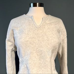 Winter Fleece Pullover Sweater - M, Light Gray, Embroidered